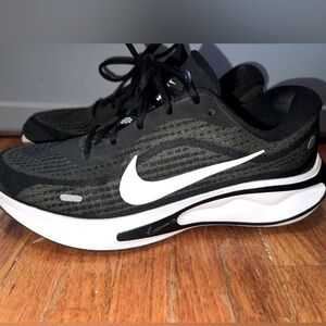 Nike Women’s Journey Run Sneakers